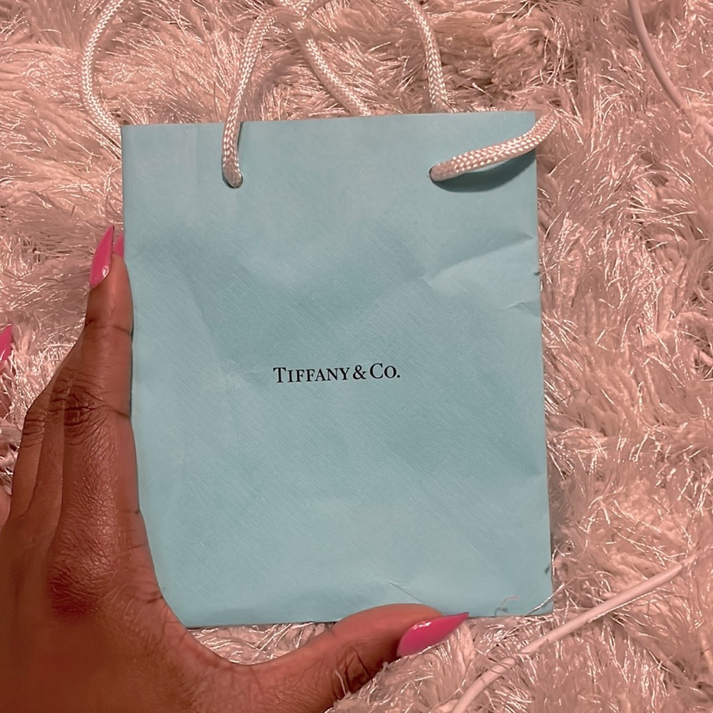 Small Tiffany’s shopping bag
